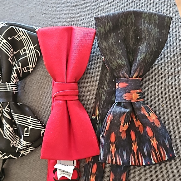 Lot of 5 bow ties black, red, 0laid, music notes boys men's EUC - Picture 4 of 7